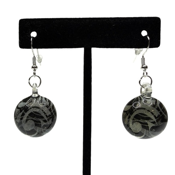 The Unbranded Brand Jewelry - Sterling Silver S925 Glass Black & Grey Swirl Art Dangle Drop Earrings Handmade